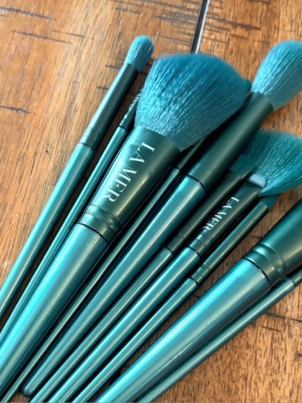 La Mer Teal Makeup Brush Set - Vibrant Teal Handles